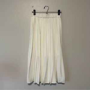 NWT White H&M midi skirt. Size 4